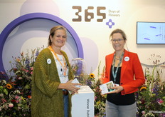 Annemieke de Haan from kwekerij H&P Damen and Edith van der Salm from kwekerij R and S. representing 365 Days of Flowers at the fair.