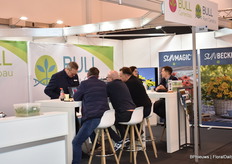 Hartwig Bull of Bull Genetics shows his varieties to visitors.