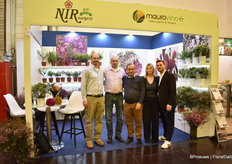 The team from Nir Nursery and MauroVina. This Israeli breeder shared a stand this year with Itialan growers who also grow their products.