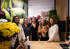 Ladies at Decorum, with floral designer Hanneke Frankema in the middle