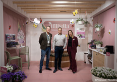 Ewoud Meeuwissen and Ellen Damen of Addenda with one of their growers, Ronald Roest, in the middle