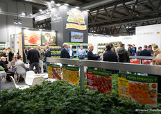 And crowds at Orto Mio's stand