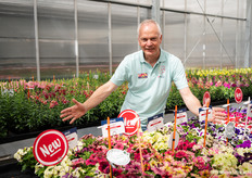 René Knijn of Hem Genetics at the Shake. The Petunia produces a sea of different coloured flowers and new 'milkshake' colours are constantly being added to the series.