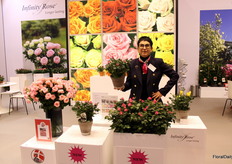 Rosa Eskelund of Roses Forever with the new Infinity Pink Surprise