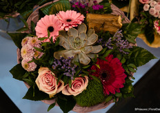 And succulents and other decoration in bouquets