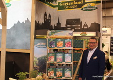 Frank Diedenhofen (Gartenland GmBH) This company has been making packaging for the hobby market for years. New to the delivery programme are the coloured seed potatoes. Looks attractive and colourful.