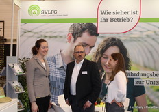 The team of the (Sozial Versicherung fur Landwirtschaft, foster und Gartenbau) Inform growers about safety measures. For a safe and healthy sector.