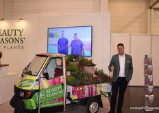 Beauty Seasons has a nice presentation Marc Canders goes home with this cart after the last day of the fair. Have a good trip Marc!