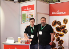 Stephan Schwenk together with his son Hannes. They offer cannabis seeds packed per 3 pieces. Exactly what is allowed in Germany.