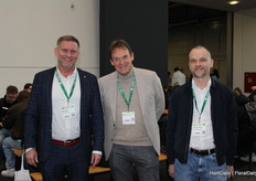 Always nice to run into acquaintances. Henri Potze (Greenhouse Sustainability) Robert Zuyderwijk (a passionate Business Developer in Nano fertilisers) Gregor Scheiders (b+H Solutions)