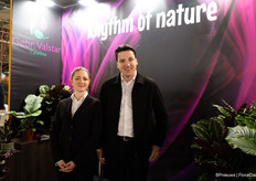 Stef Geertsema of Gebr. Valstar Calathea with his translator. A must for most Dutch exhibitors.
