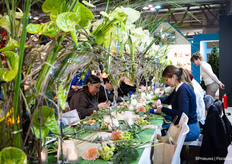 At the Wedding Flowers stand, Dini Holtrop gives workshops