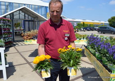 Bernd Krämer of Volmary showing the showing the Solena Compact (on the left) and the Solena Double (on the right).