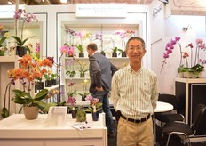 Dr. Yin-Tung Wang of Dept of Hort. Sciences, Texas A&M University (professor, retired). He supports Shulong FLowers Industry to increase their volumes of orchid young plants to Europe, but also to Brazil. According to him, the population that is using orchids is growing fast in Brazil.