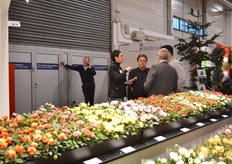 Rosa Eskelund of Roses Forever talking with visitors.