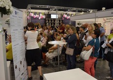 Many florists visited the exhibition.