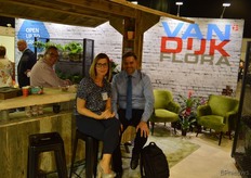 Van Dijk Flora, one of the companies that was present at the exhibition under the umbrella of Dutch Flower Group. Van Dijk mainly supplies discount shops. Martin van Rijn, Iweta Lischka and a customer.