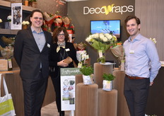 Rowen Bruggeling, Brigit Seemann and Johan vd Haak of Decowraps with their Bio-LDPE sleeves.