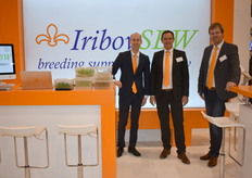 Kester Slaats, Kees v. Veldhuijzen and Michiel v. Bennekom of Iribov SBW informing every visitor who was interested in their service laboratory