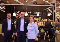 Hylke Kroon, Antoine Groot & Loretta vd Brand presented their award winner - the Begonia Fiona - which won the Fleuroselect Novelty Award 2019.