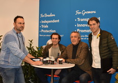 Thijs Veldhuijzen from Plantipp was having a chat with Frans Wenneger and his sons Mick and Niel.