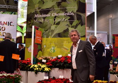 Ted van Dijk with de GreenGuard kerststerren of Dümmen Orange.