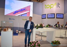 Ronald van Dijk of Henke Kunstroffe. Currently a new facility is being built for this German pot manufacturer.