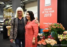 Piet van Kampen of DGI and Warja Abrosimova of Dekker Chrysanten, who was visiting the show.