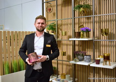 Kristian Kristiansen of Dymak presents their new line of products out of India. Their marketing team of Dymaik and a selection of vendors out of India made this line.