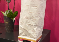 Levoplant presented a new sustainable packaging for transport: a sleeve made of paper rather than plastic.