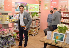 Jaap-Jan Uittenbogaard of JUB Holland is proud of the Planet Proof certificate. The company also presented various new packaging solutions / gift wrappings, and the spotlight was also on the organic flower bulbs the company gets from third parties.