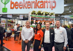 Sirekit Mol, Stephan Faisst, Bas van der Kraan and on the left a new face at Beekenkamp, Marc van Heijningen. In the background, the Dreams collection, under which Beekenkamp markets the begonia varieties. There was also a host of new introductions.
