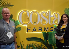 The Costa Farms team is proud! New booth in the new house style. And look at that beautiful GEO 2022. It is the TPIE plant of the year.