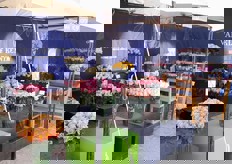 The booth of Van Kleef and Rosen Tantau