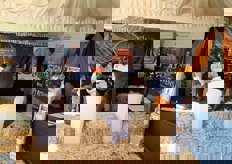 A lot of meetings going on at the booth of Rovensa. 