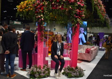 Look how beautiful. Do you also want to go on the swing in the booth of Gems Group?