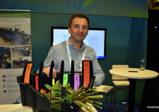 Mecaflor presenting its famous hand-tied bouquet making machine