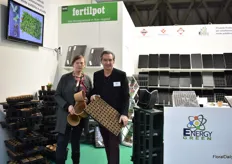 Sigrid Hansen Catania of Fertil France and Alessandrio Guglielmi of Energy Green. They supply Herkuplast trays with Fertil pots.