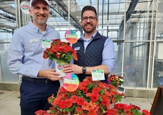 Kris Carlsson from Sakata and Scott Rusch from Express holding new Supercal Premiun Red Maple