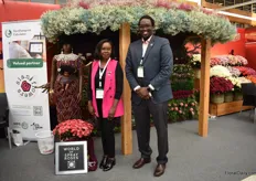 Yvonne Chelegat and Christopher Kulai of Sian. Over the last years they in incresed their assortment of flowers, becoming a one stop shop. And with their spray roses as main product, they are looking forward to the wedding season in summer.