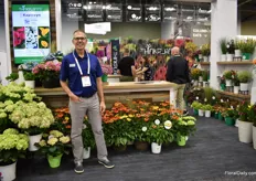 Mike Fischer of Syngenta Flowers, also member of Think Plants. One of the varieties they are highlighting is Prairie Blaze Orange Sunset.