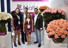The team of Matiz, presenting their new varieties. This Ecuador farm introduced the new varieties to the farm over the lasts months. In total they planted 8 new varieties. By the end of this year they will have full production of them. More on this later in FloralDaily.