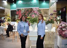 Betty Velandia and Pola Coba of HilverdaFlorist, with their most famous flowers, Scabiosa Dali and Helleborus Magnificent Bells, in the stand, attracting a lot of attention.