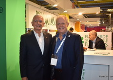 Augusto Solano of Asocolflores with Treve Evans of AIPH.