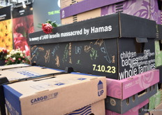 And by the end of the show, the box was completely full with signatures.