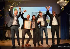 And this is what it was all about: Gediflora was crowned International Grower of the Year. Steven Schilfgaarde, CEO Royal FloraHolland (the main sponsor of the event) presented the award.