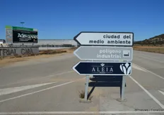 Being around one cannot miss Aleia, as it is honored to have an extensive amount of signposting leading whoever to the greenhouse. The grower feels, and is, most welcome, which is perhaps proven by naming the street Avenida de la Rosa.