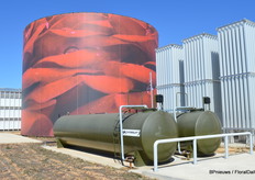 Thanks from the Belgium supplier AJK Hydrolift, with in the back the heat buffer tank.