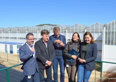 On the left Sergio Moreno, the man responsible for daily affairs at the nursery; then Luis Corella, owner & president; then CEO Dirk Hogervorst; and then Carmen Juan-Aracil and Francine van Wijk, both responsible for marketing and communication.
