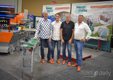It's nice that the Martin Stolze team was there and that we made this nice photo of Peter Bos, Peter Bos jr, Paul van der Wielen and Martin Stolze - but what everybody really wants to know is the secret of the shoes... so here we go.....